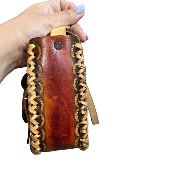 Vintage Mexican Hand Tooled Leather Crossbody Bag - Picture 6 of 11